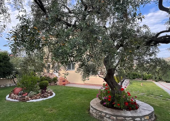 En Ethria Λιμενάρια