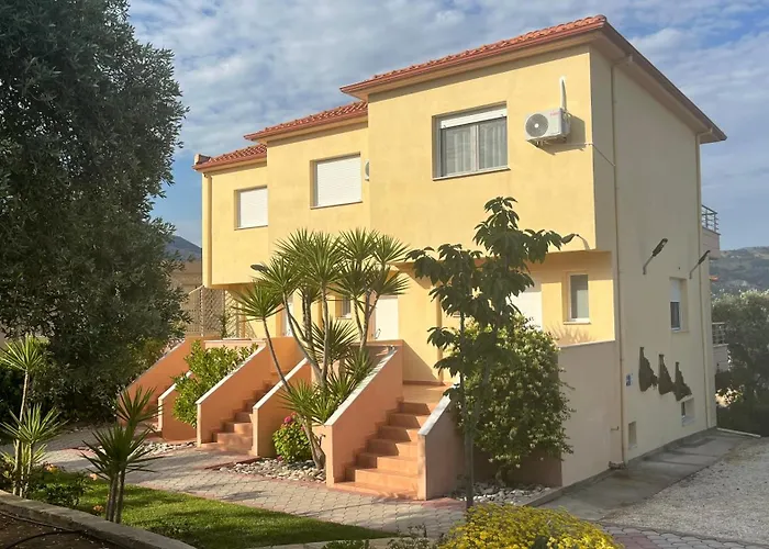 En Ethria Λιμενάρια